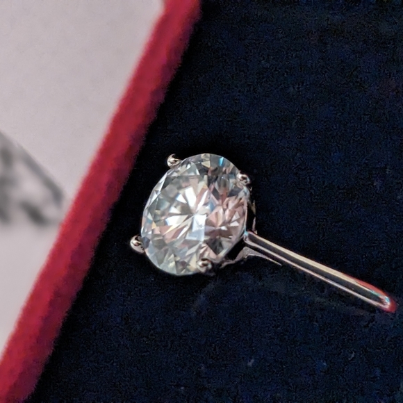 2CT Stunning Authentic Moissanite 4 Prong Engagement Bridal Wedding Ring-Size 7 - Picture 5 of 5